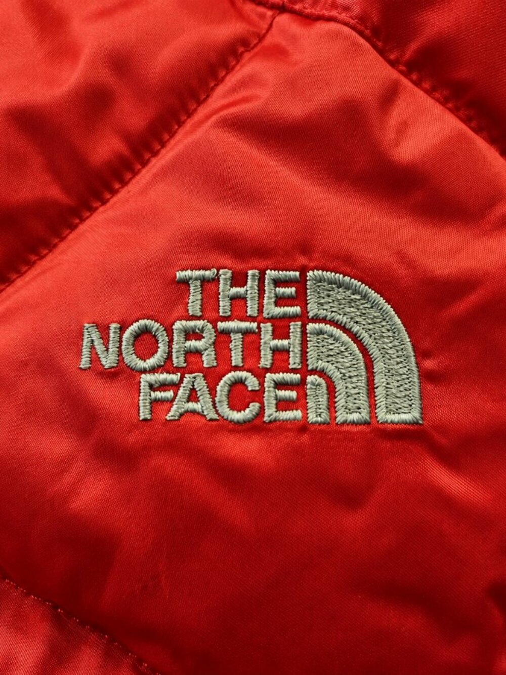 The North Face Women's 550 Goose Down Red Puffer Jacket L - Picture 4 of 10